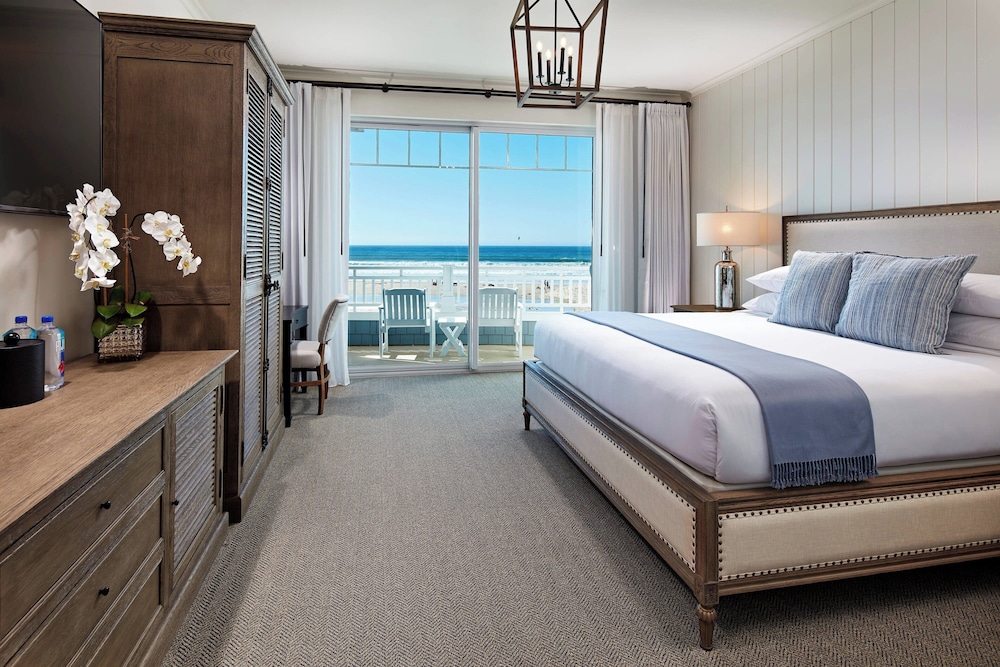 Premium Room, 1 King Bed with Sofa bed, Balcony, Oceanfront - Photo 3