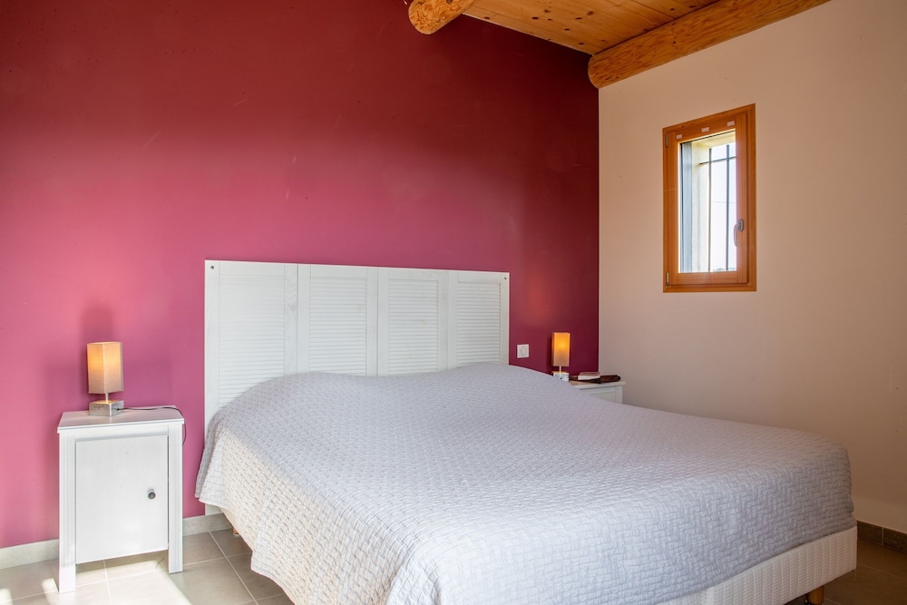 Superior Villa, Ensuite, Mountain View (Figuière) photo 1