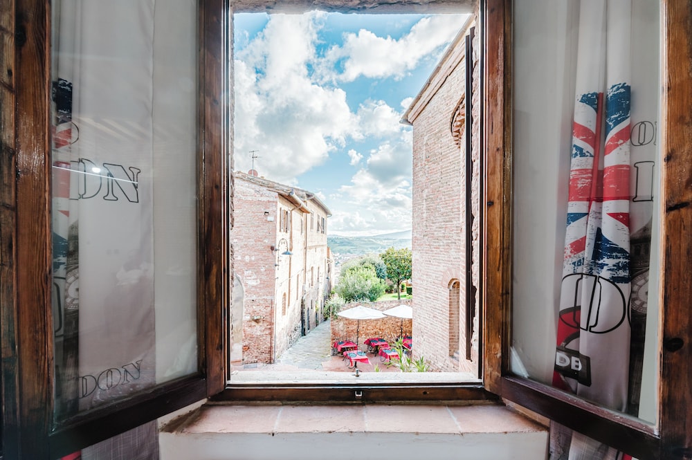 Classic Studio, Valley View
