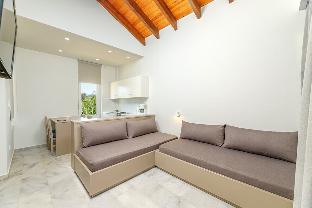 Family Apartment - Photo 13