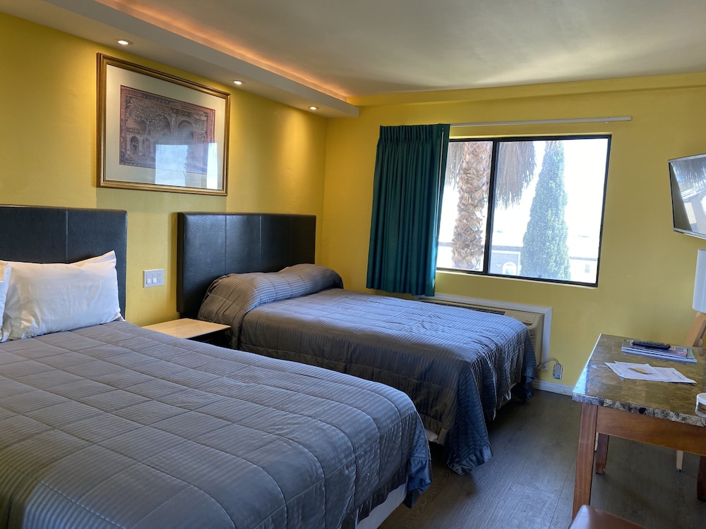 Standard Double Room, 2 Double Beds, Non Smoking
