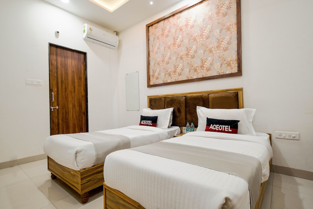 Deluxe Twin Room - Photo 13