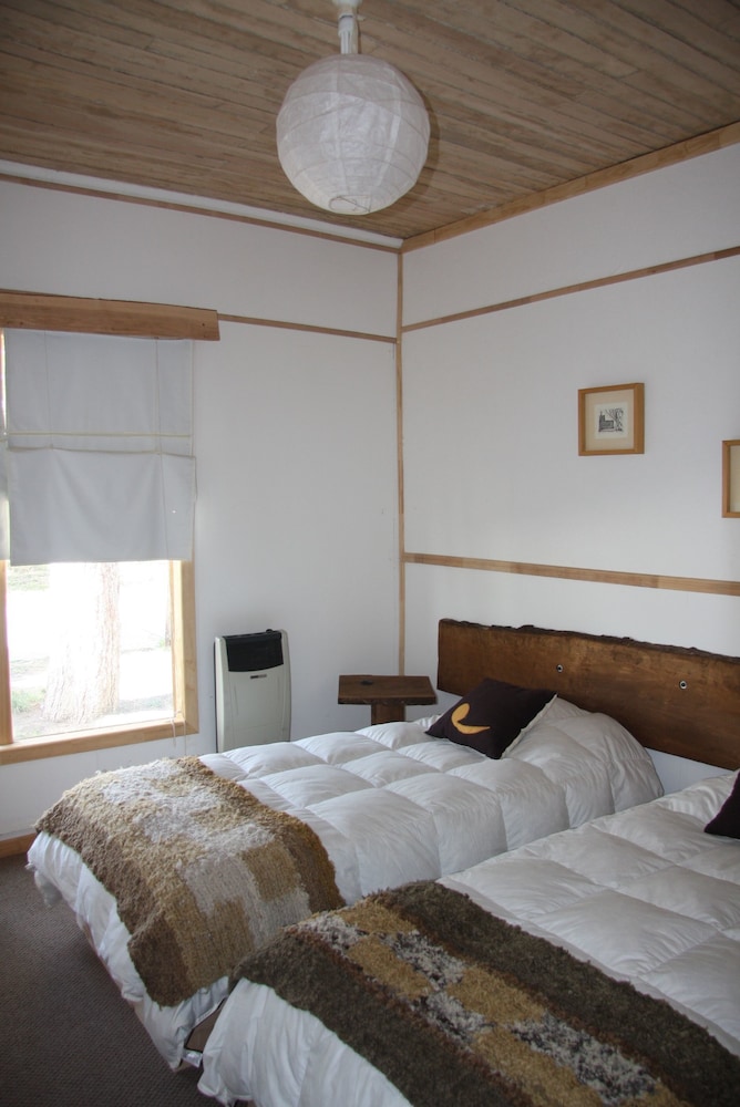 Standard Twin Room With Shared Bathroom photo 1