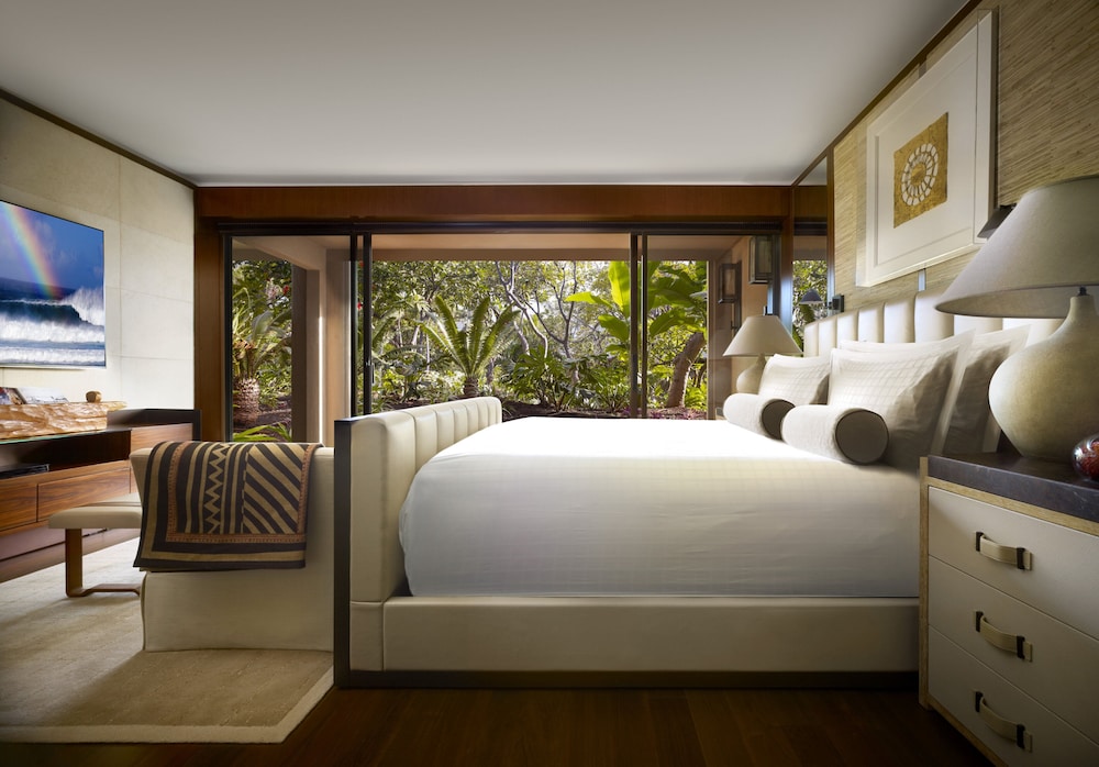 Suite, 1 King Bed, Garden View (ohana)
