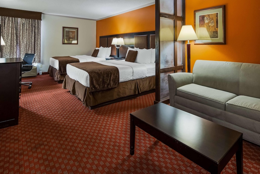 Suite, 2 Queen Beds, Non Smoking photo 1
