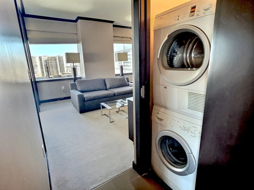 City Corner 1 BR - Photo 15
