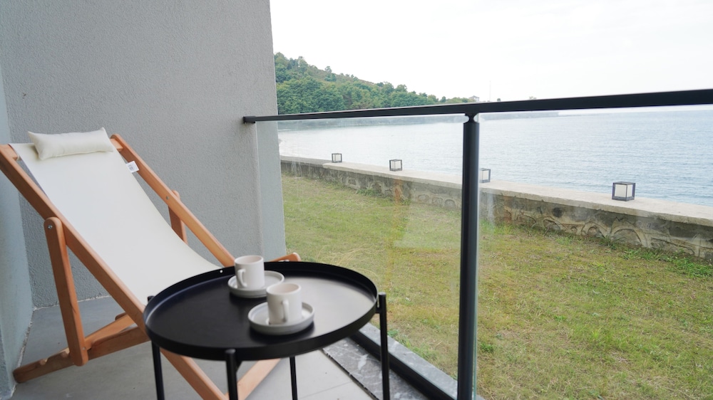 Business Room, Sea View, Beachside photo 3