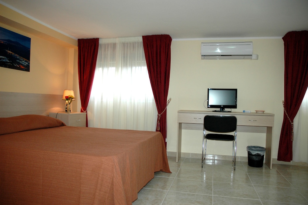 Comfort Double Room, Private Bathroom photo 3