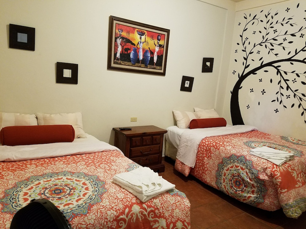 Basic Double Room, 2 Double Beds, Non Smoking, Private Bathroom photo 1