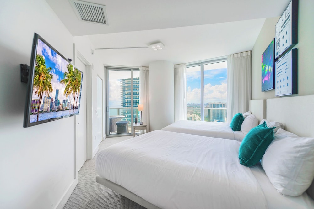 Luxury Apartment, 2 Bedrooms, City View photo 2
