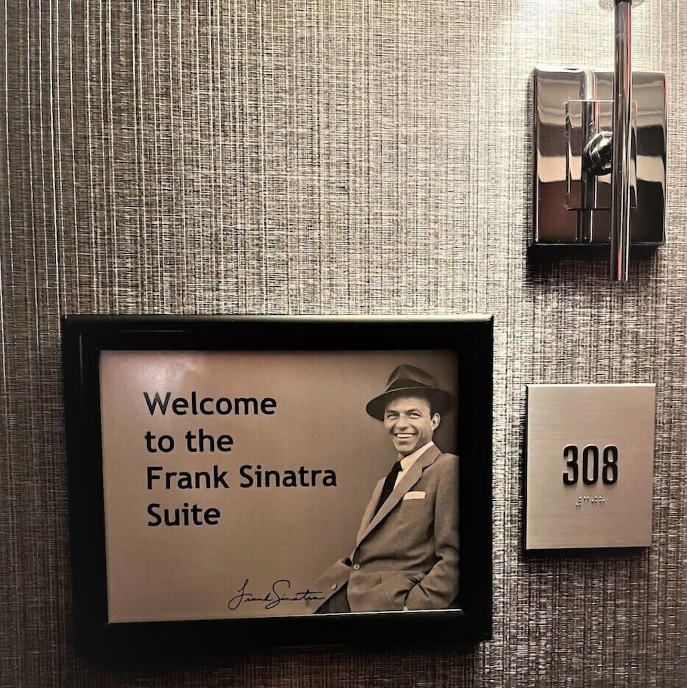 Suite, Terrace (Frank Sinatra)