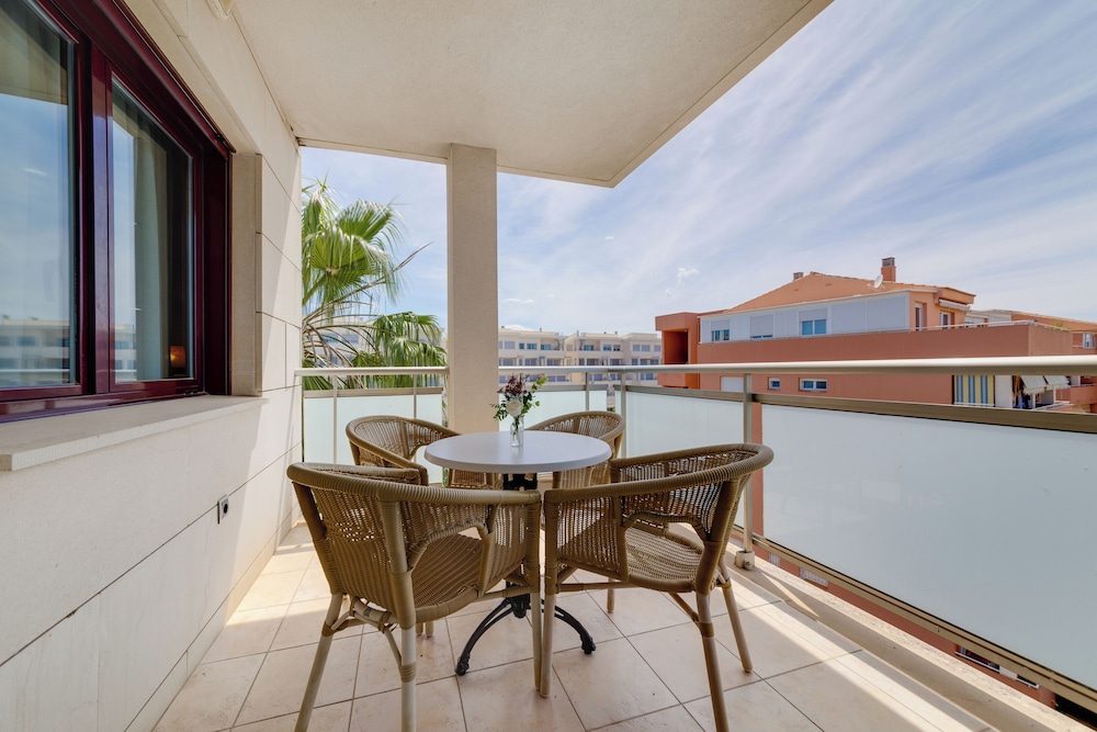 Habitación Familiar, 2 Dormitorios, Balcón, Vista a la Ciudad