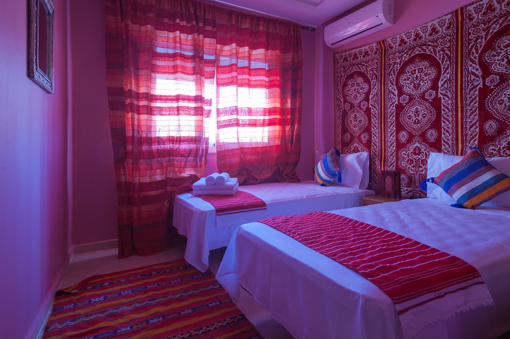 Traditional Twin Room, 2 Twin Beds, Private Bathroom photo 2