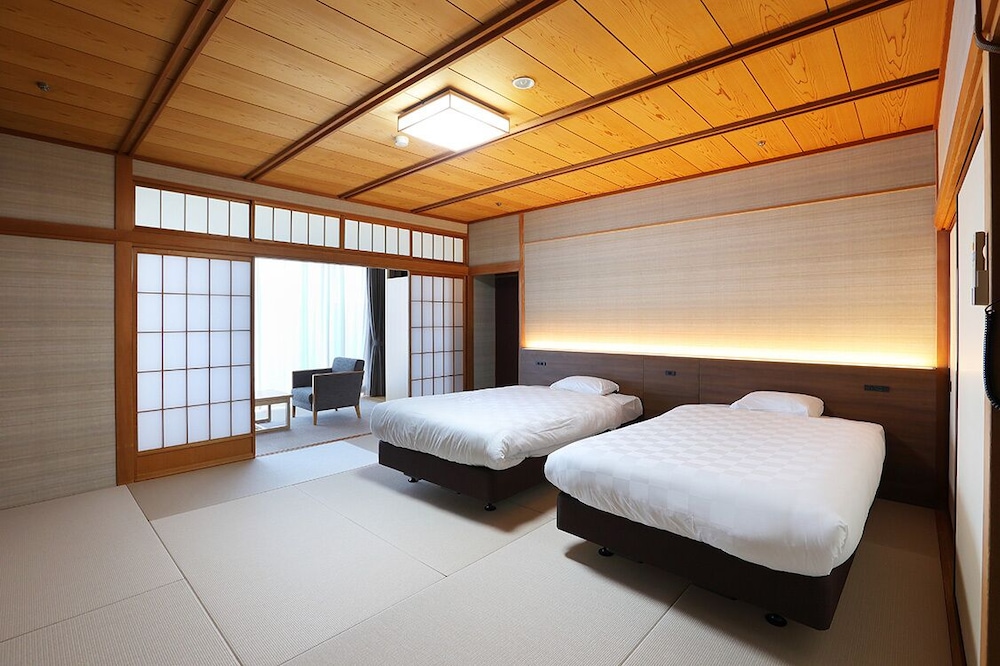 Modern Japanese style twin room with open-air bath, Non Smoking photo 3