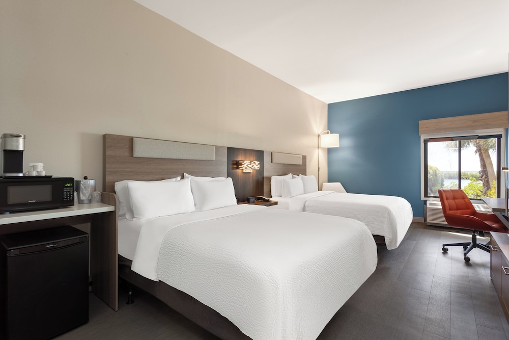 Standard Room, 2 Queen Beds, Bay View