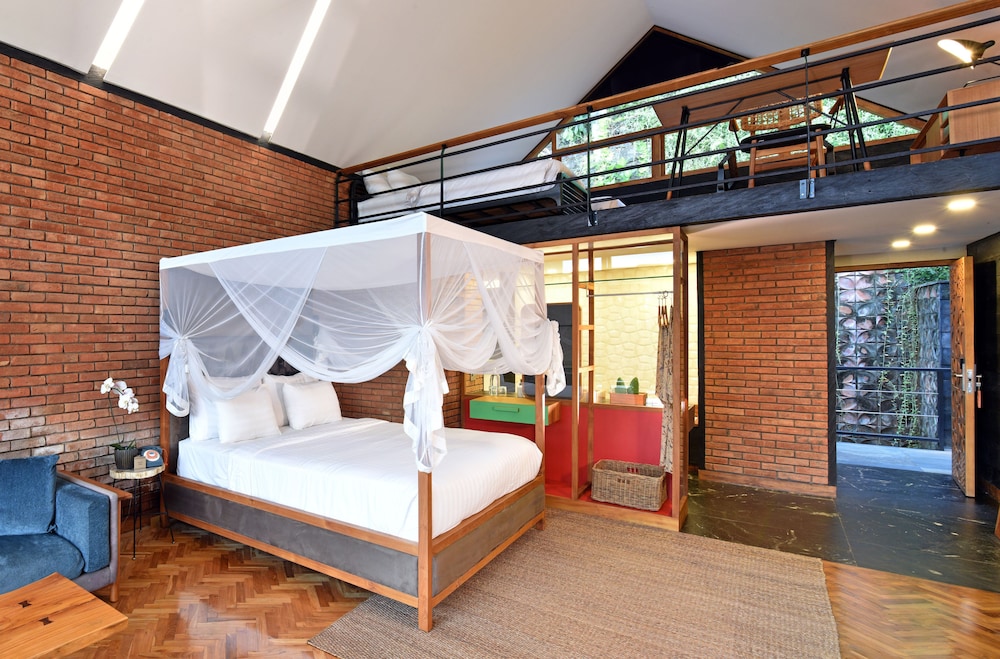 Deluxe Suite, Multiple Beds, Balcony, Valley View photo 2
