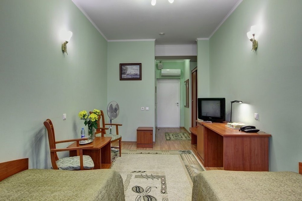 Standard Twin Room photo 2