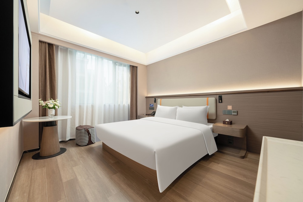 Classic Double Room, City View photo 1