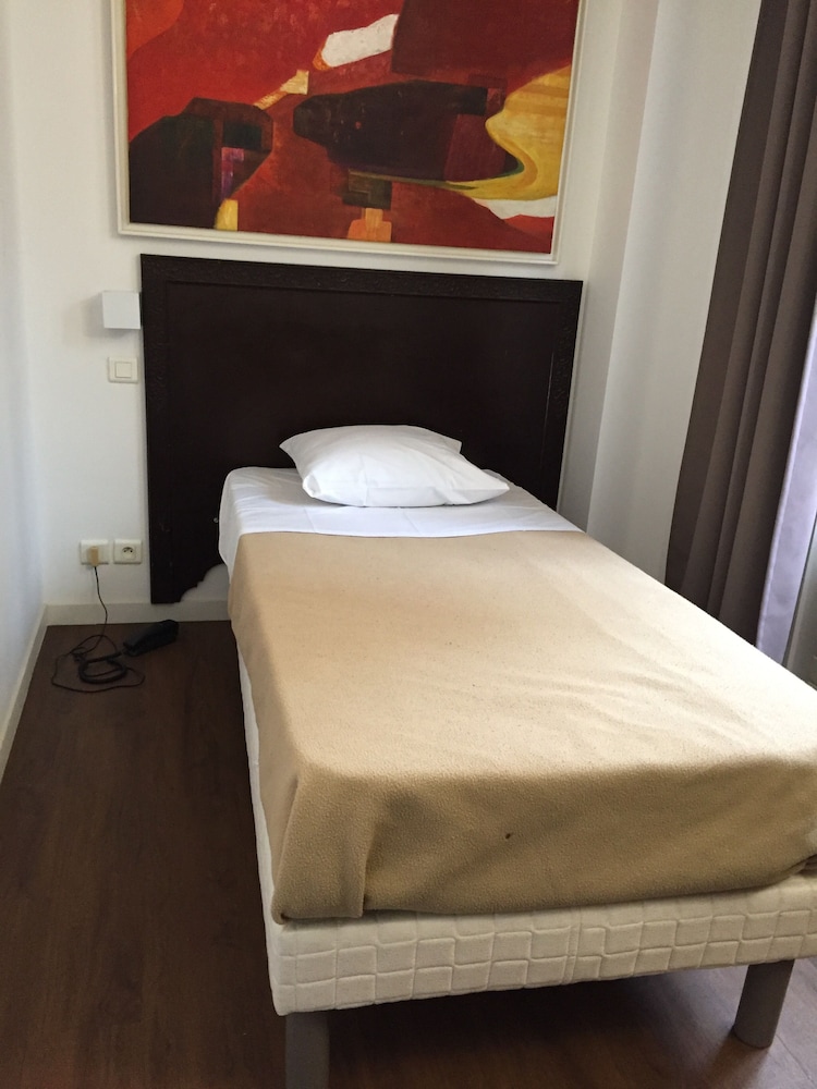 Economy Single Room, 1 Twin Bed, Shared Bathroom photo 1