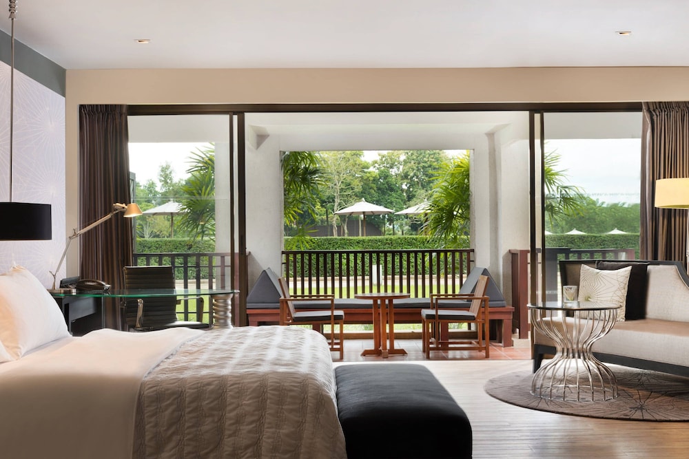 Room, 1 King Bed, Terrace photo 3