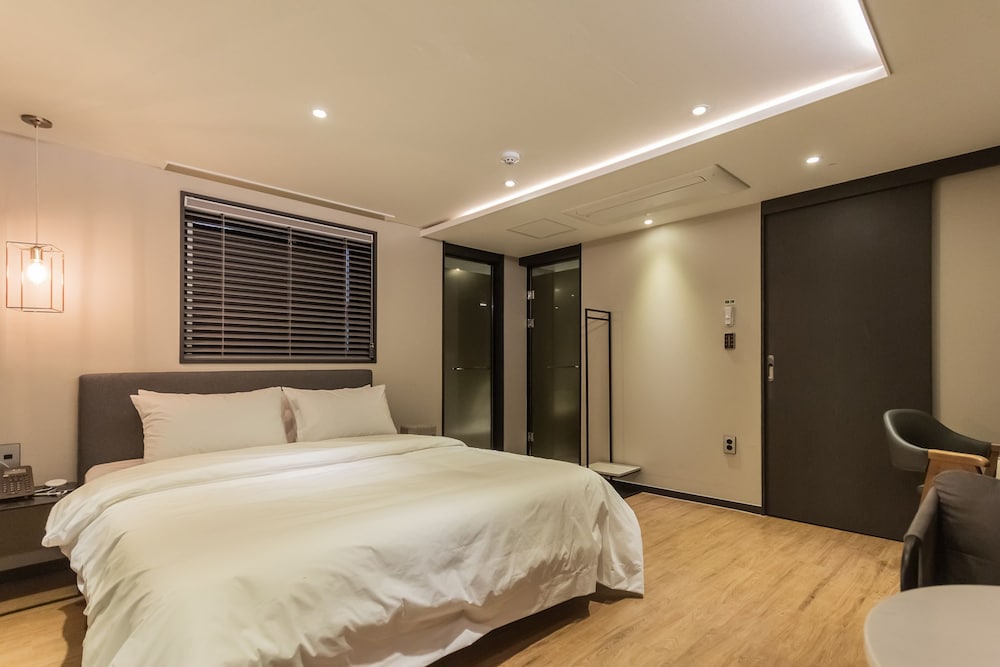 Standard Double Room - Photo 2