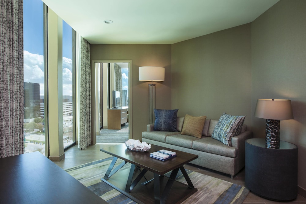 Executive Suite, 1 Bedroom (Mobility Accessible, Tub)