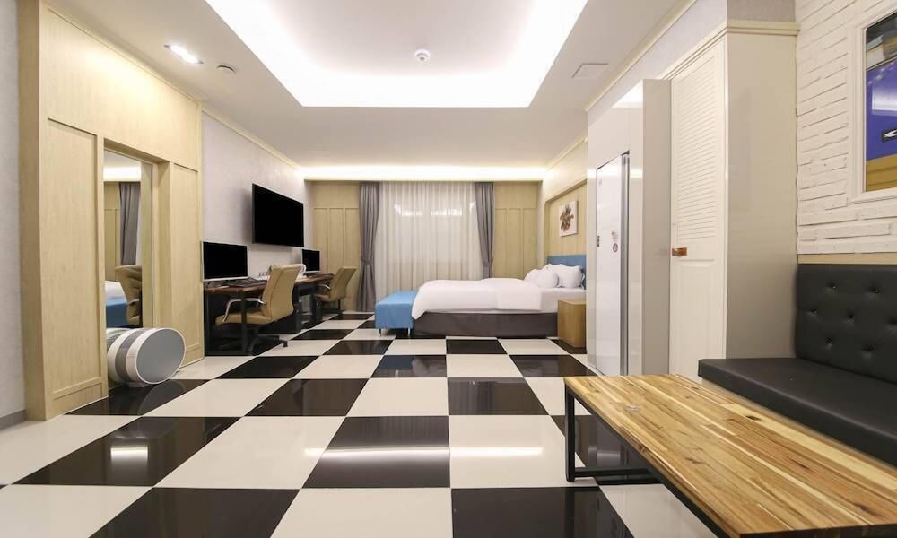 Couple PC Room - Photo 3