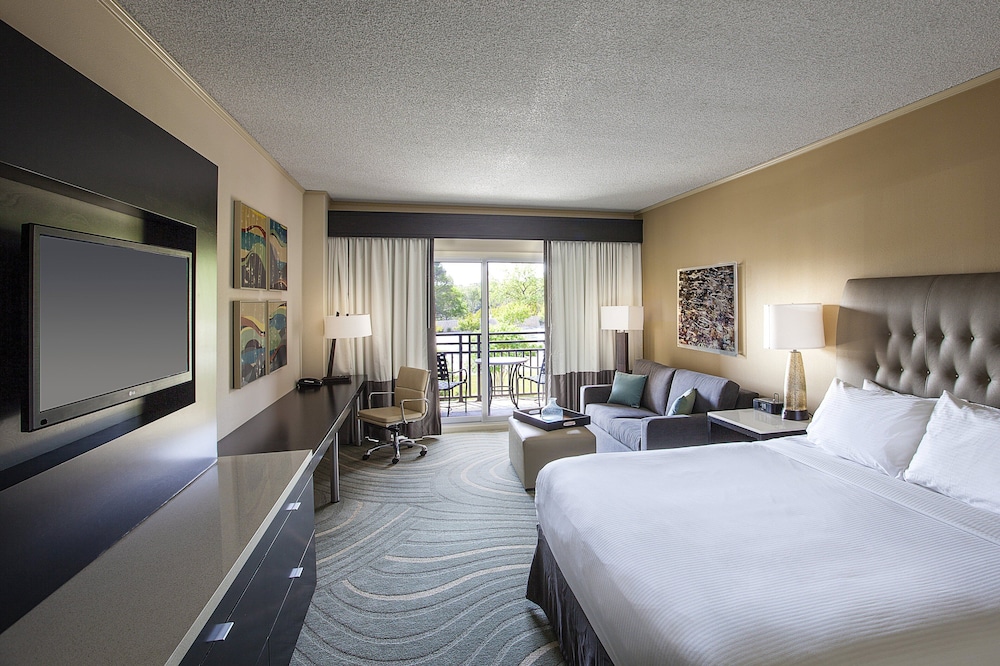 Standard Room, 1 King Bed, Balcony - Photo 5