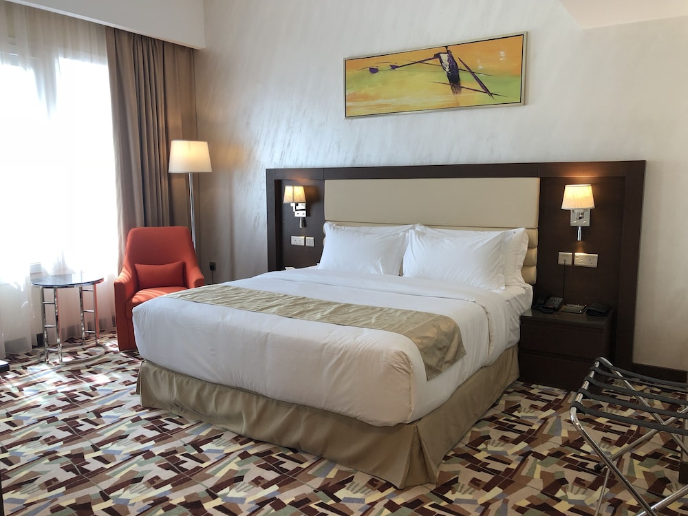 Executive Suite, 1 King Bed, Non Smoking photo 1