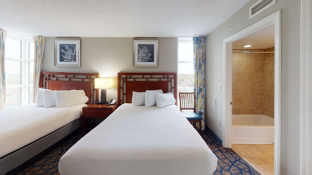 Suite, 2 Queen Beds, Oceanfront (Angle) - Photo 1