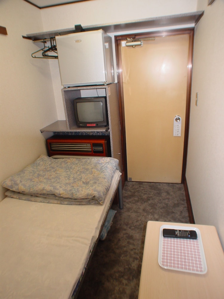 Small single bed room (No TV & fridge) photo 2