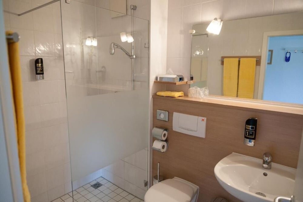 Double or Twin Room - Photo 2