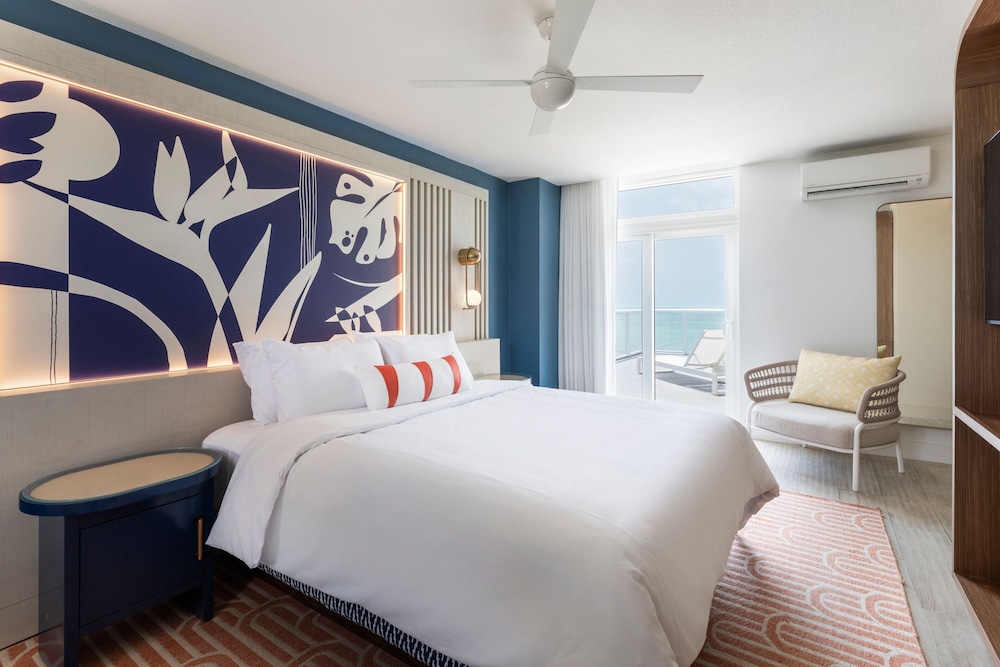 Suite, 1 King Bed With Sofa Bed, Balcony, Oceanfront