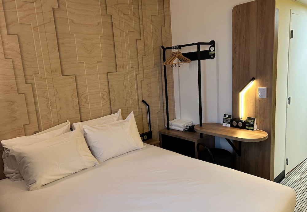 Double Room, Non Smoking - Photo 3