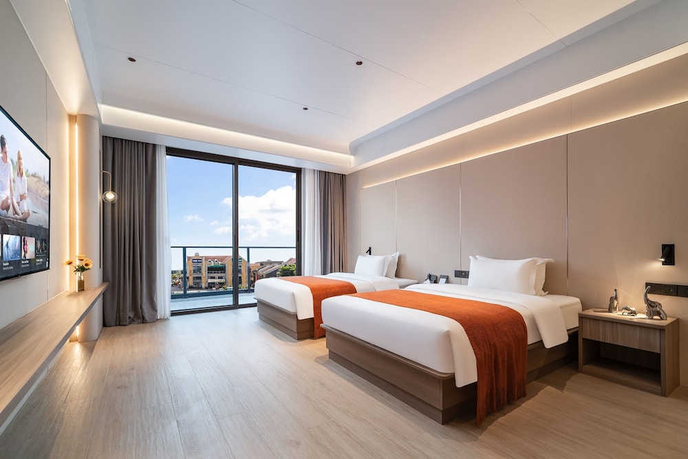Luxury Twin Room, City View