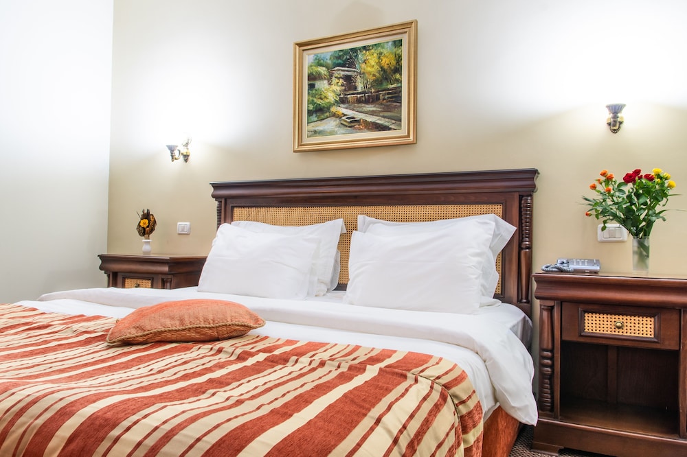 Executive Room - Photo 2