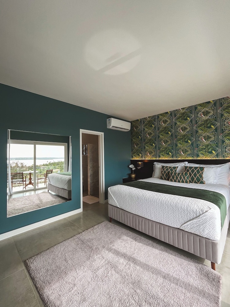 Superior Suite, Lagoon View
