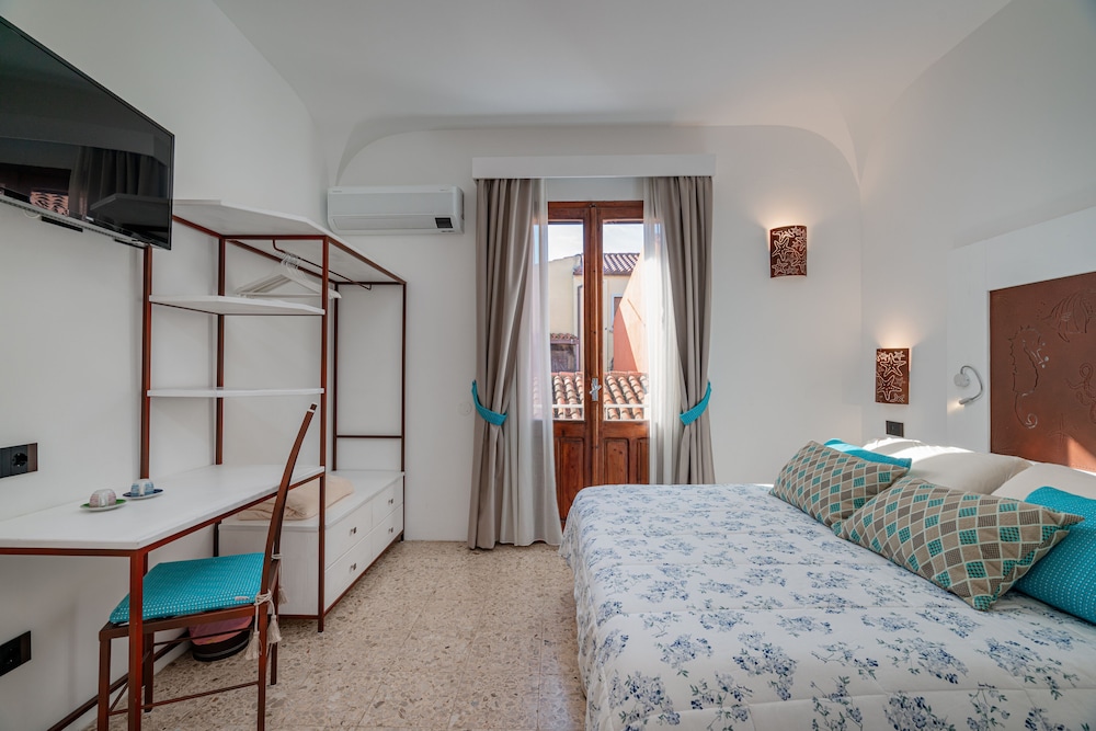 Comfort Room, 1 Double Bed, Balcony