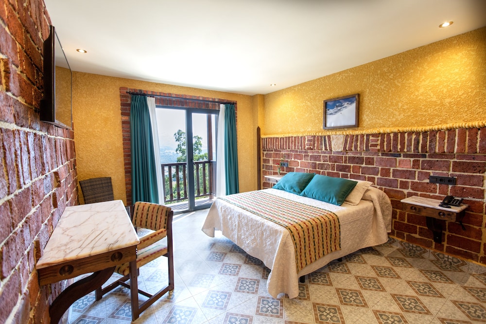 Standard Double or Twin Room - Photo 1
