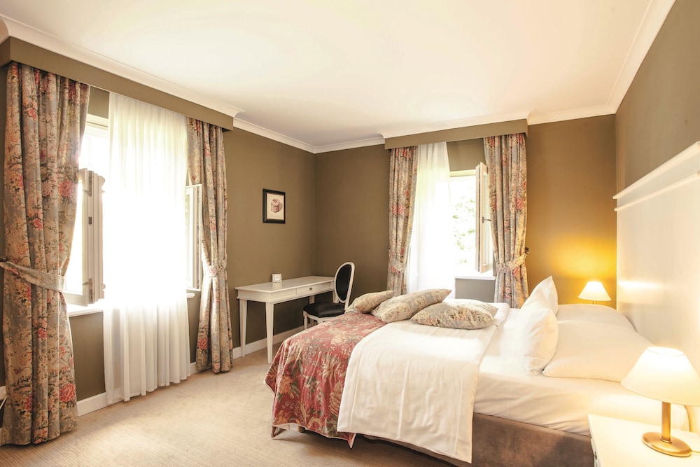 Double Room in Tower House Souterrain