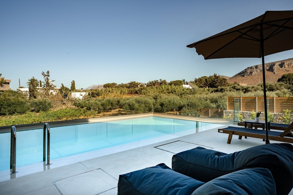 Villa, Smoking
