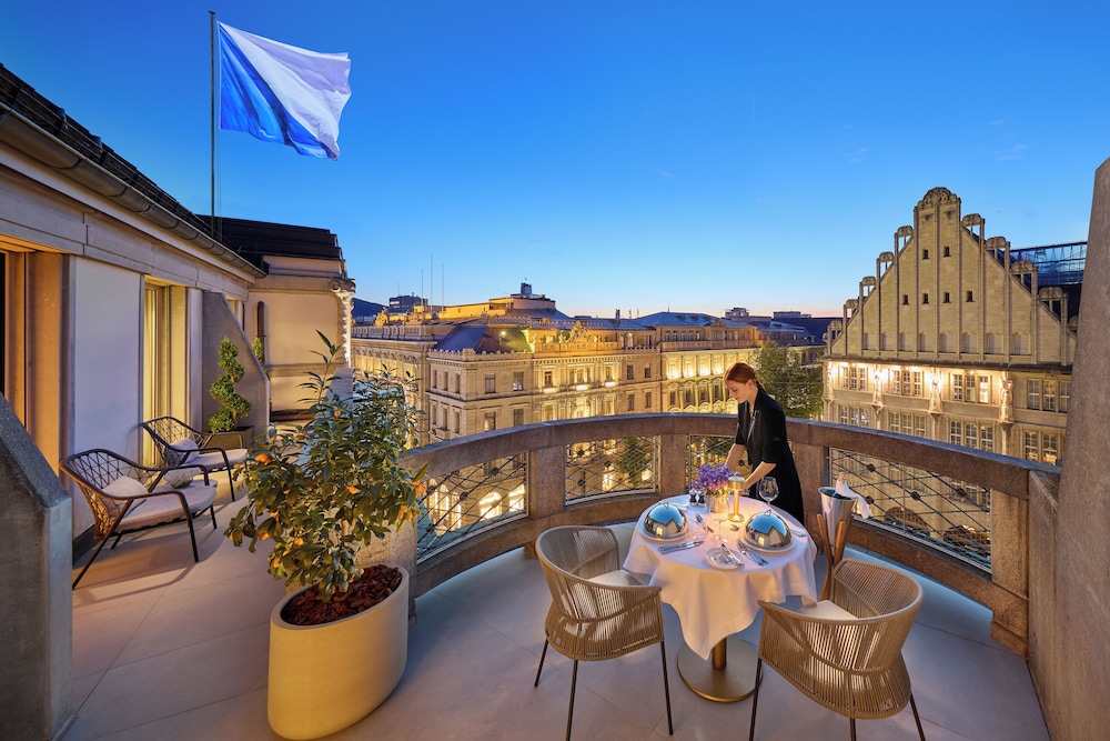 Suite, 1 King Bed (Mandarin Rooftop)