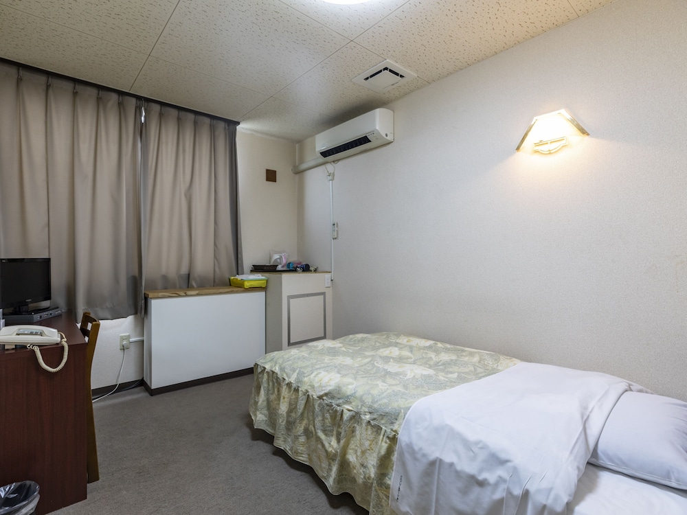 Single Room with Shared Bathroom, Smoking photo 2