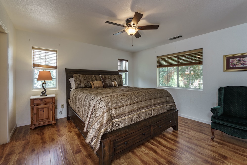 Premium House, 3 Bedrooms photo 2