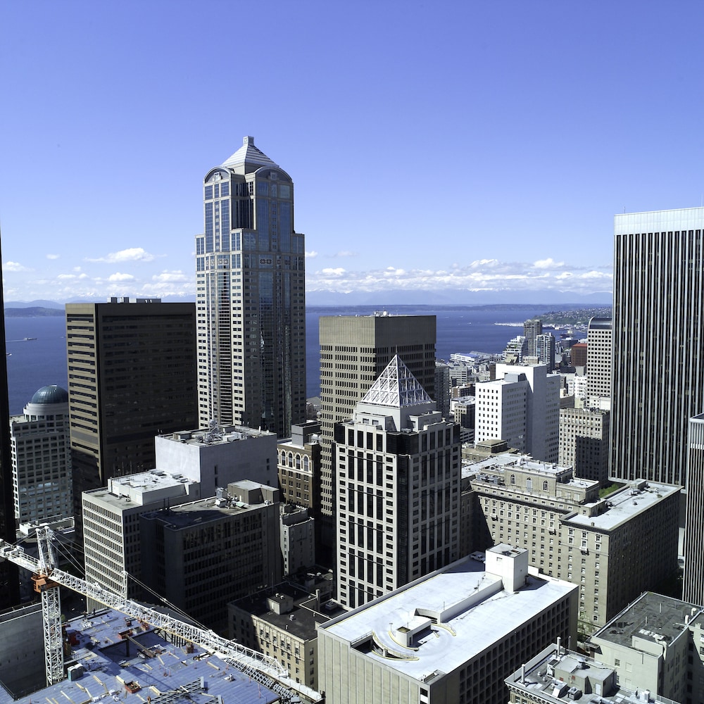 Deluxe Room, 1 King Bed, City View - Photo 8