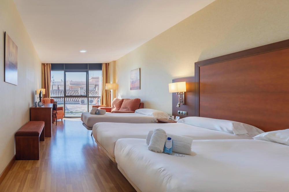 Triple Room - Photo 1