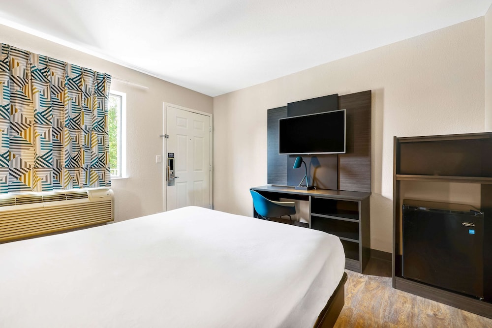 Premium Room, 1 Double Bed, Non Smoking, Refrigerator photo 1