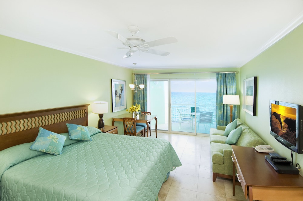 Studio Suite, 1 King Bed, Oceanfront - Photo 1