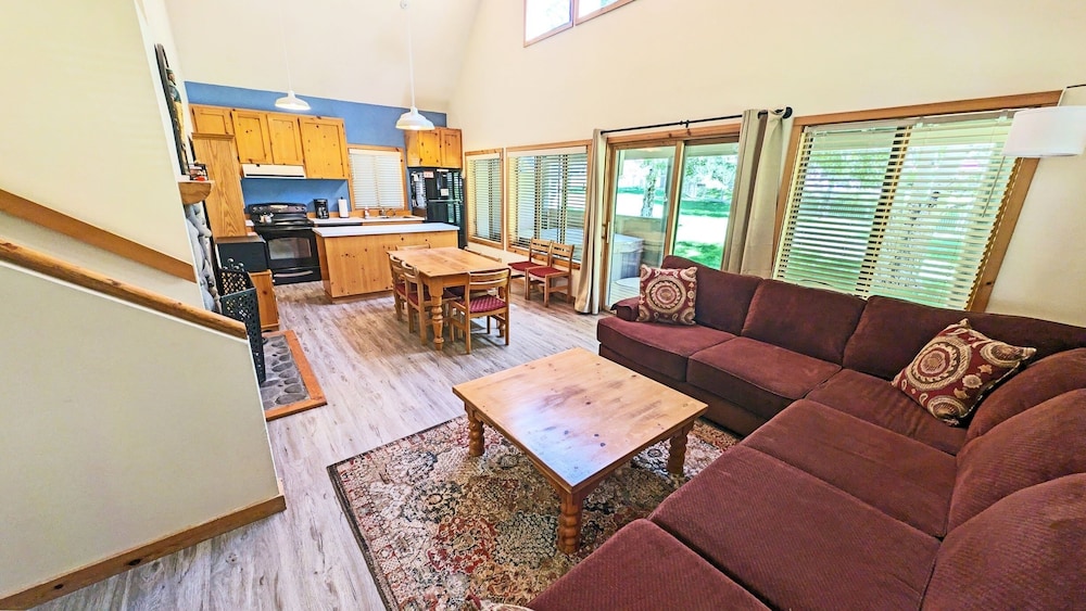 Condo, 3 Bedrooms