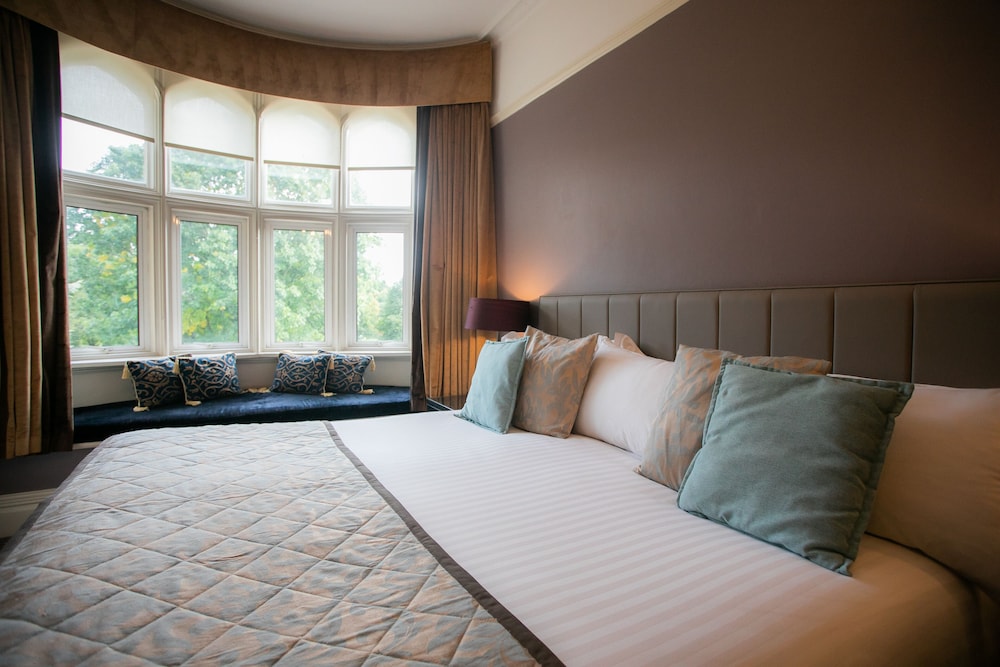 Junior Suite, 1 King Bed, Garden View photo 3